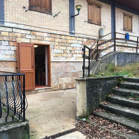 Mountain View With Garden, Apartmán