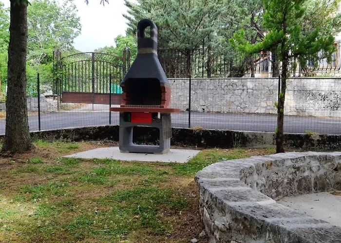 Mountain View With Garden,